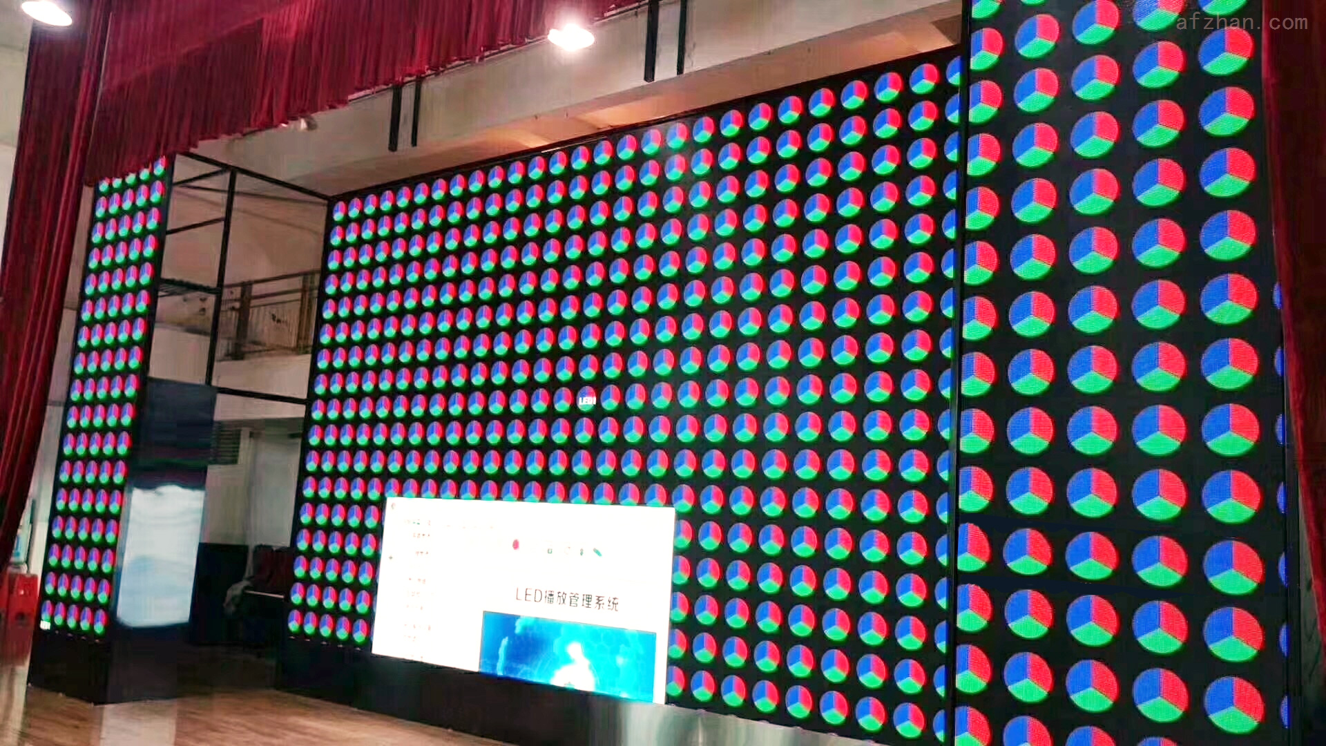 The stage is testing the effect of the stage display