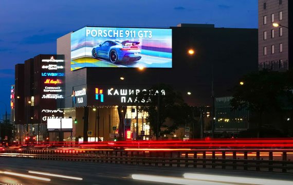 大樓安裝戶外P8 LED顯示屏,用於展示汽車廣告