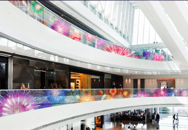 the mall fence uses flexible crystal film display screens