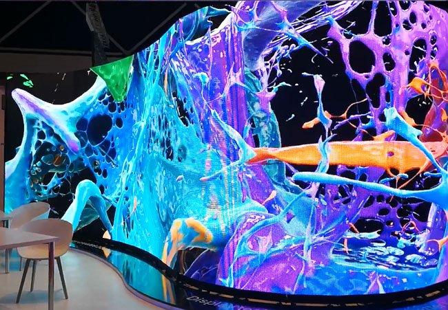 the display effect of flexible crystal film display in the exhibition hall