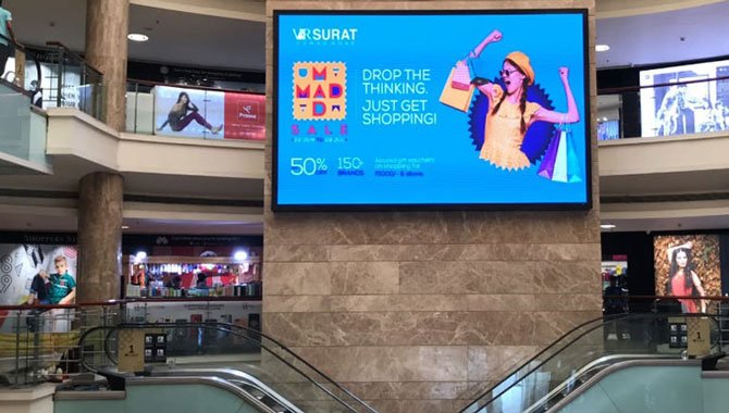 High definition small pitch LED display mounted on the wall of the mall