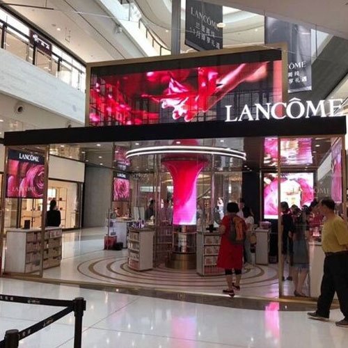 Temporary Retail LED Display In The Mall