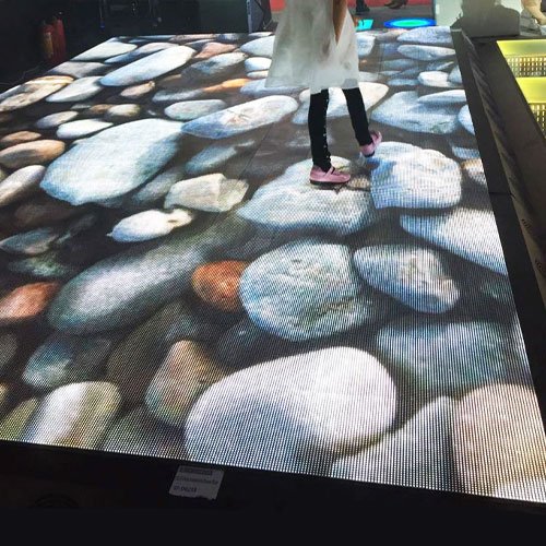 The exhibition shows the load-bearing effect of LED floor tile screen