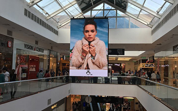 4k Led Screen In Shopping Mall