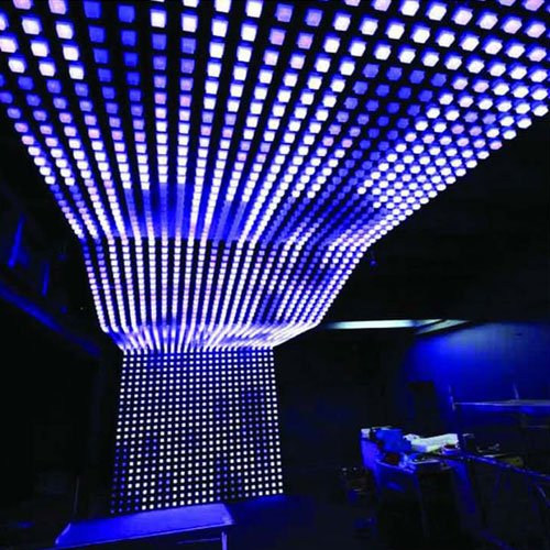 L'applicazione del display LED a soffitto nell'intrattenimento