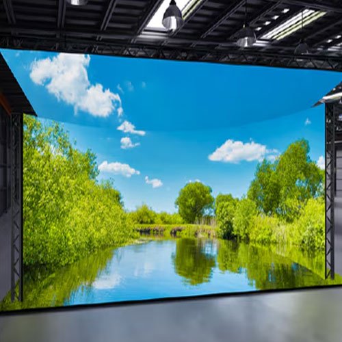 L'applicazione del display LED a soffitto nelle riprese virtuali