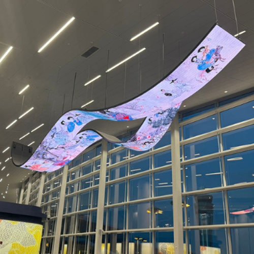 Pantalla LED flexible para uso público