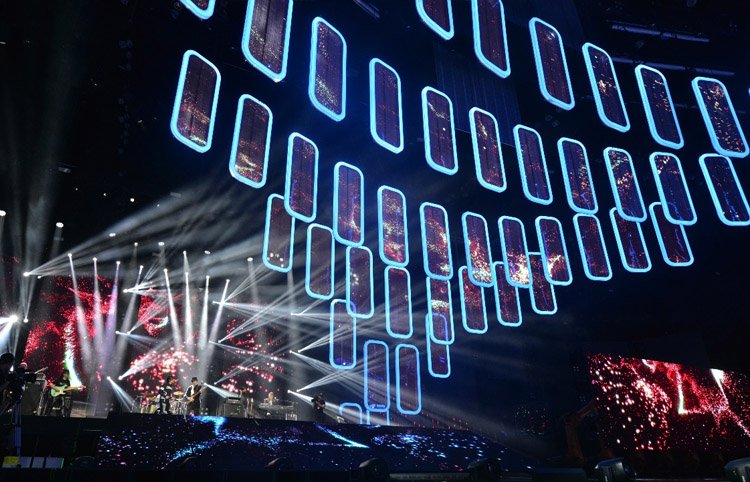 2017 Çin Zhejiang Uydu TV Yıl Ortası Töreninde Buz Ekranı Performansı