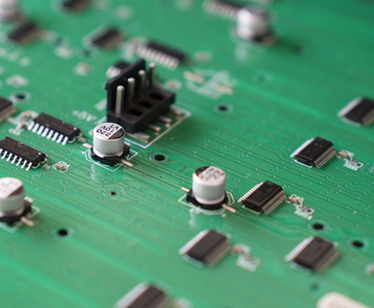 PCB回路基板へのコンフォーマルコーティングの適用