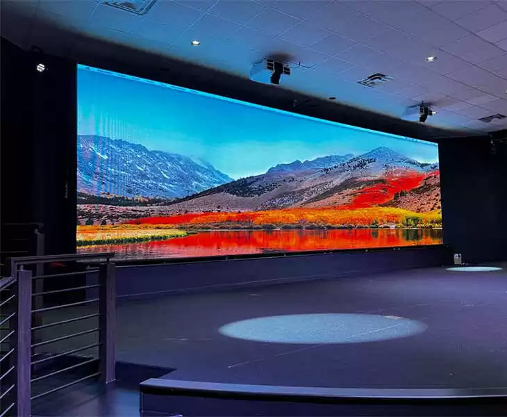 Videowall LED a passo fine con vista sul palco