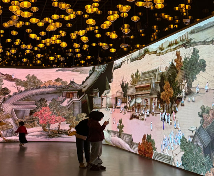 Interaktive und interaktive LED-Leinwand im Museum