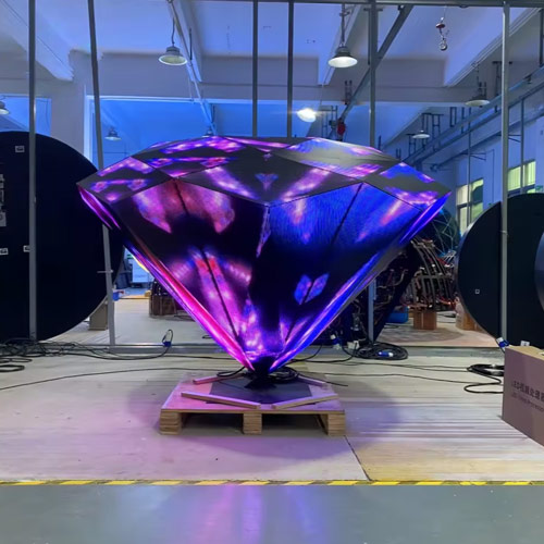 Kegelförmiger LED-Bildschirm aus Diamant