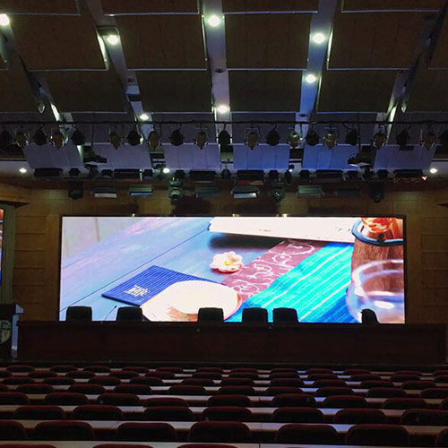 Vitrine d'affichage LED à pas fin pour cinéma