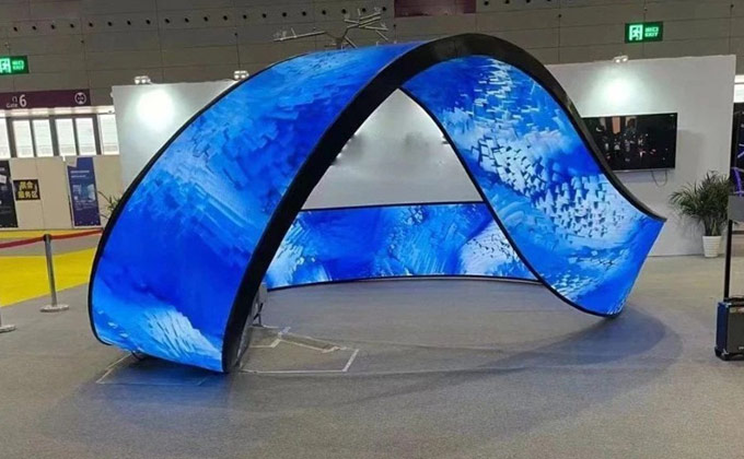 Cartelera LED flexible con forma de arco de anillo para interiores
