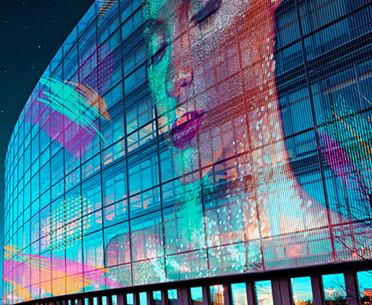 Grille LED Displays Of Outside The Mall