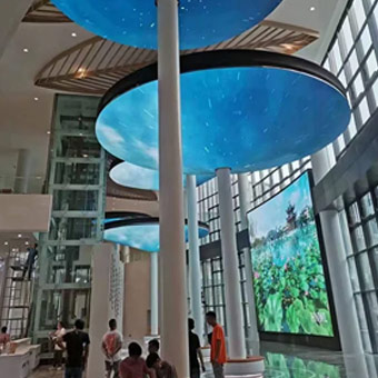 Display LED emisferico del centro commerciale
