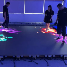 Schermo LED da pavimento per feste all'aperto