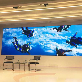 Écran LED à pas fin P1.875