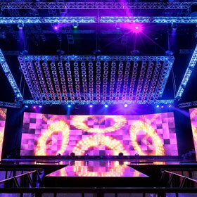 LEDのステージパフォーマンス
