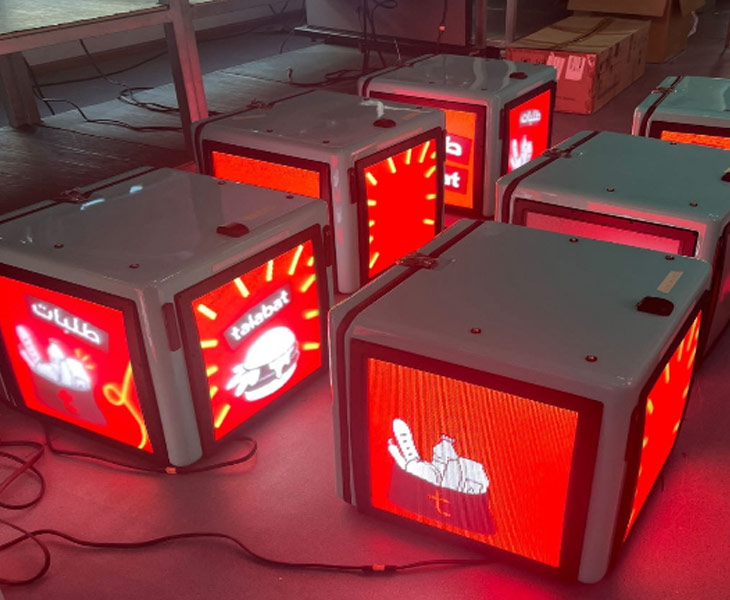 外帶箱LED顯示器可顯示多種內容