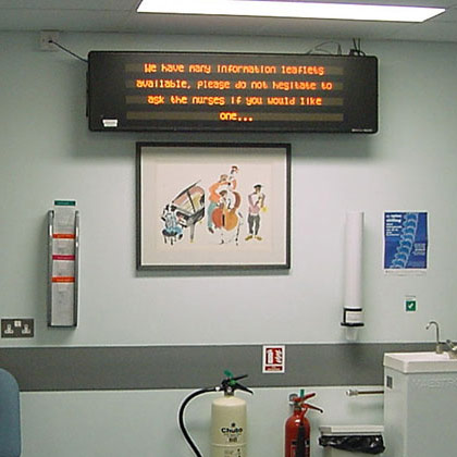 Displays LED hospitalares tipo suspenso