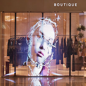 Écran LED transparent d'intérieur pour magasins de détail haut de gamme