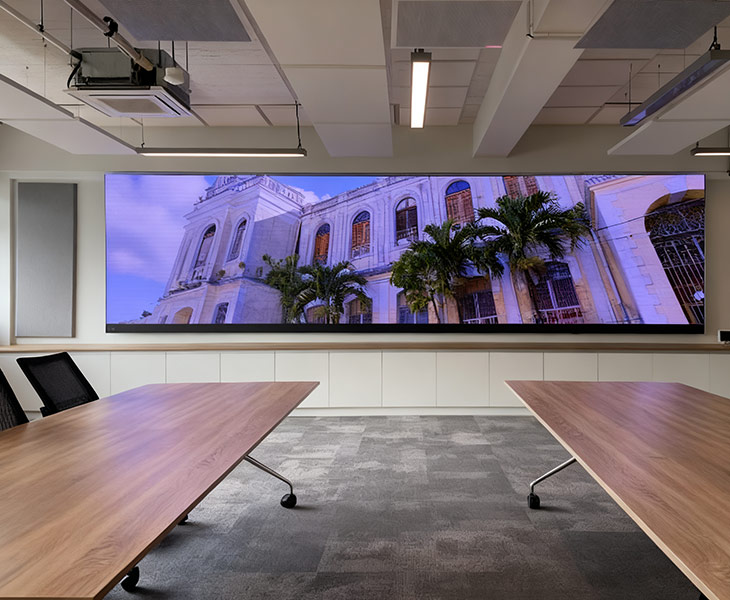 Painéis de LED para salas de reunião podem integrar sistemas técnicos.