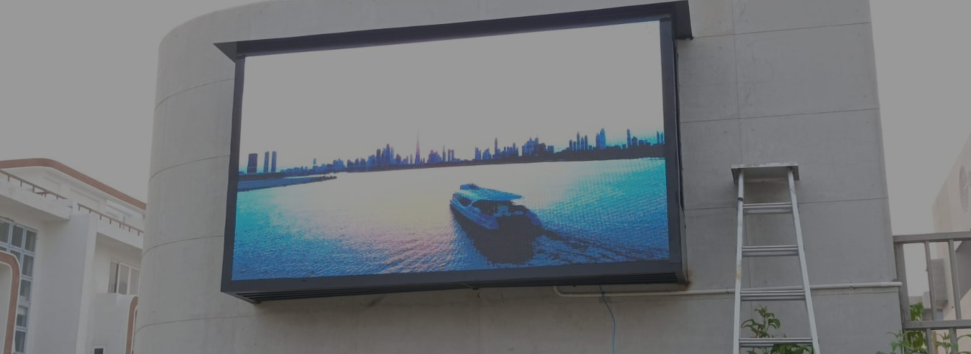 DIP-LED-Anzeigebanner für den Außenbereich