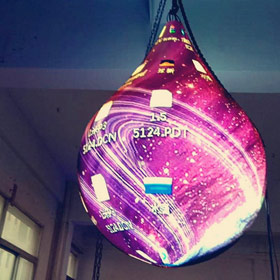Display LED a forma di goccia d'acqua per eventi in streaming live