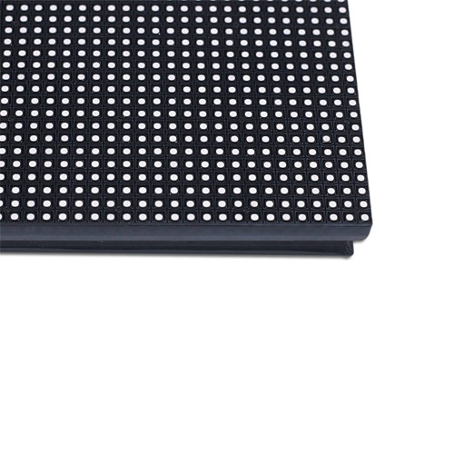 Düzgün ve tutarlı parlaklık sağlayarak görüntü kalitesini artıran bir SMD LED modülü.