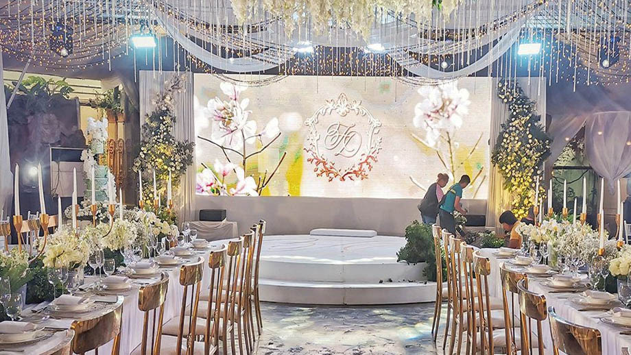 Écran LED lors d'un mariage luxueux